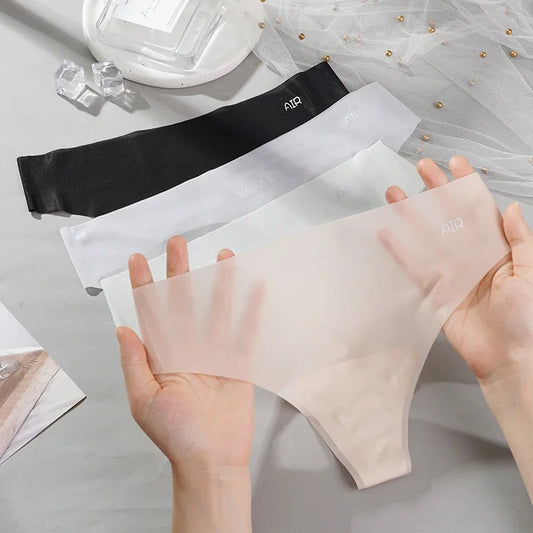 String transparent pour femmes, ultra-fin et sexy, avec une coupe sans couture. Sous-vêtement féminin taille basse, en coloris uni, conçu pour un séchage rapide et un confort optimal.