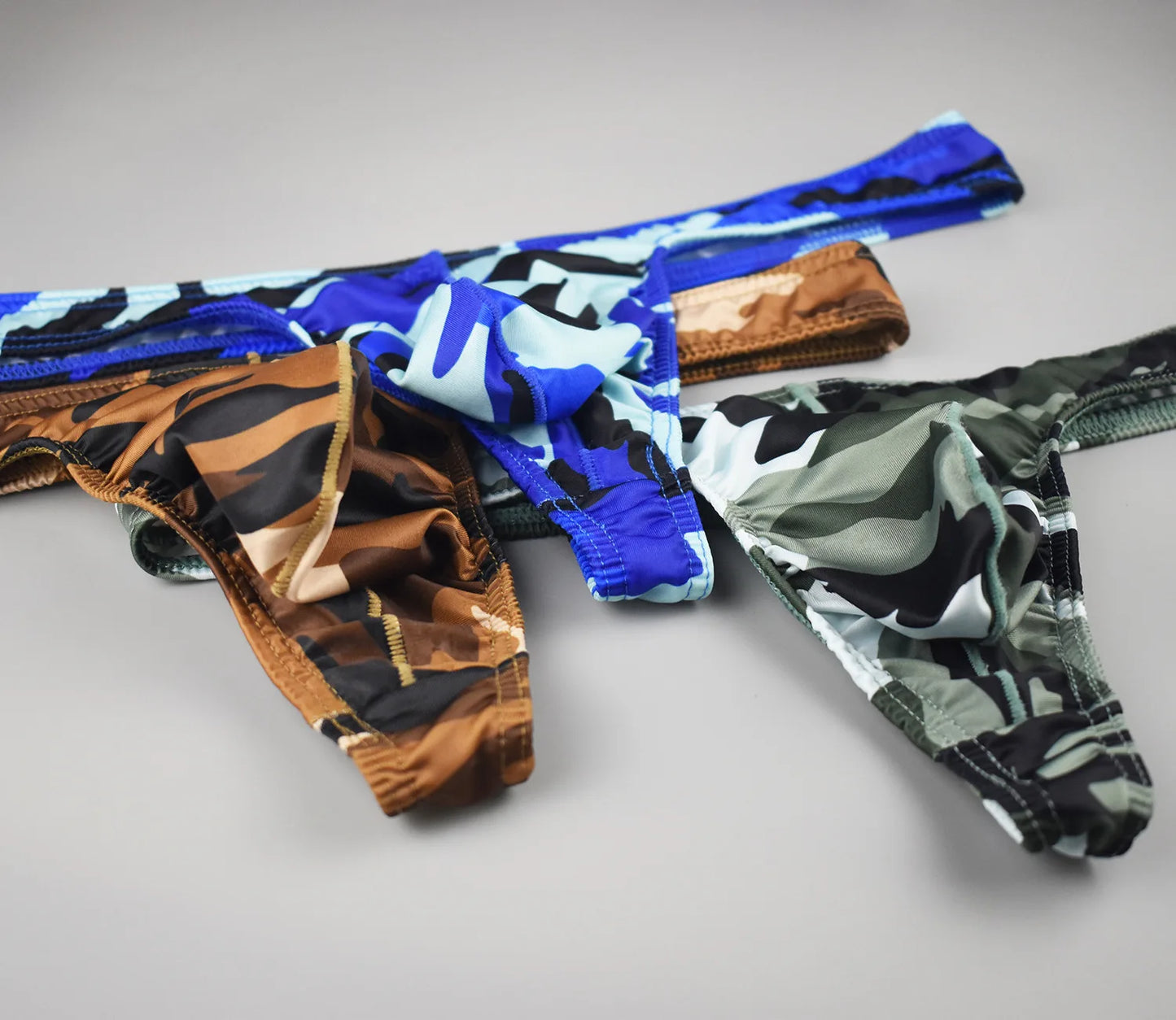 Slip tanga homme taille basse à imprimé camouflage 3D, poche enveloppante, tissu soyeux, respirant et confortable pour un usage quotidien ou les occasions spéciales